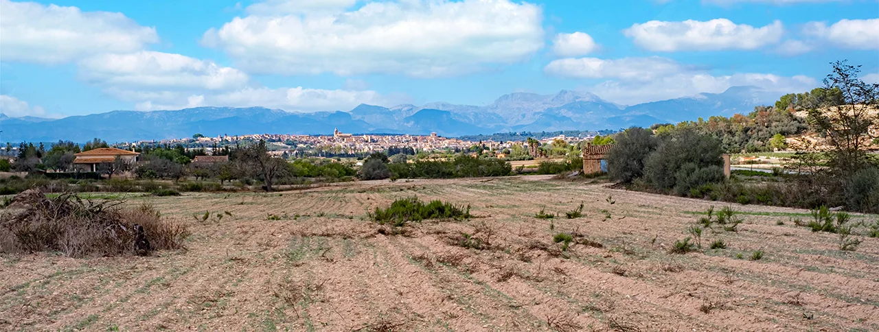 Tomt med bergsutsikt, tomt till salu i Montuïri, Mallorca