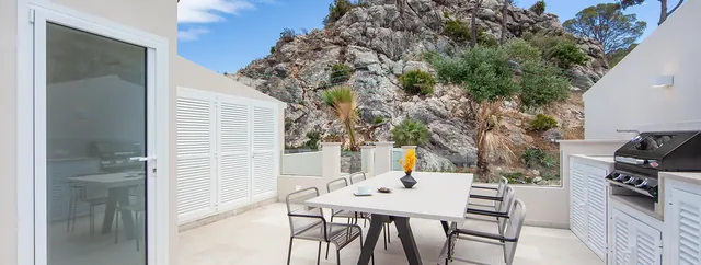 Matplats utomhus, radhus till salu i Port d'Andratx, Mallorca