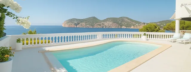 Pool med havsutsikt, villa till salu i Camp de Mar, Mallorca
