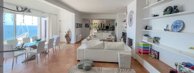 Vardagsrum och matplats med havsutsikt, villa att hyra i Canyamel, Mallorca