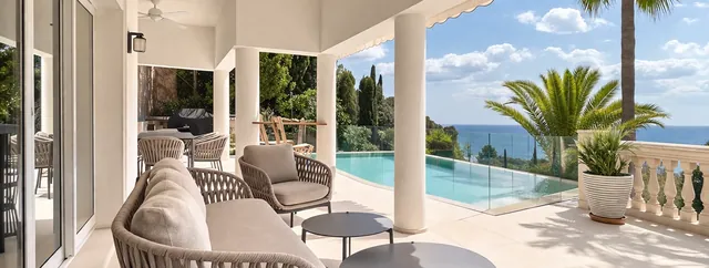Lyxvilla att hyra på Mallorca med havsutsikt och pool