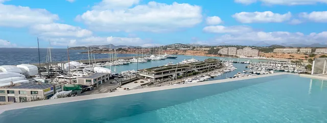 Infinity pool with sea view, Villa for sale in El Toro, Mallorca