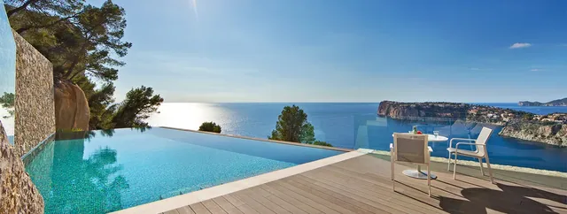 Exklusiv lyxvilla med infinitypool, havsutsikt och spektakulära solnedgångar