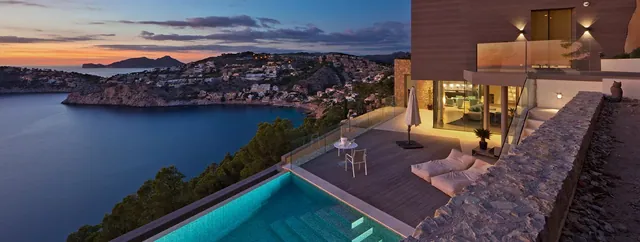 Lyxfastighet i Port Andratx på Mallorca med infinitypool, panoramautsikt över Medelhavet och spektakulära solnedgångar