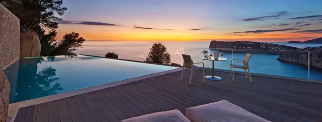 Lyxfastighet i Port Andratx på Mallorca med infinitypool, panoramautsikt över Medelhavet och spektakulära solnedgångar