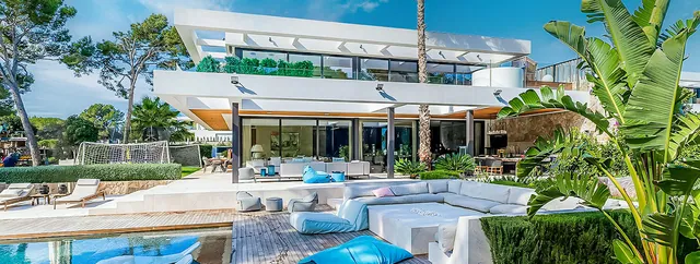 Poolterrass, villa till salu i Santa Ponsa, Mallorca