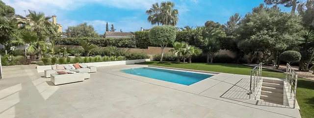 Poolterrass, villa till salu i Santa Ponsa, Mallorca