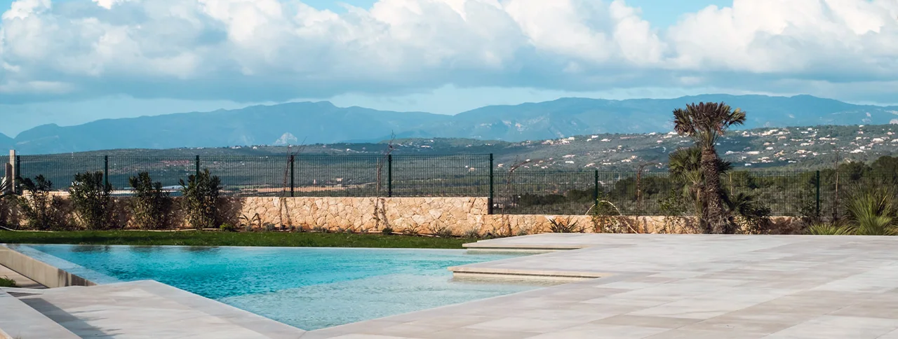 Pool med bergsutsikt, villa till salu i Son Gual, Mallorca