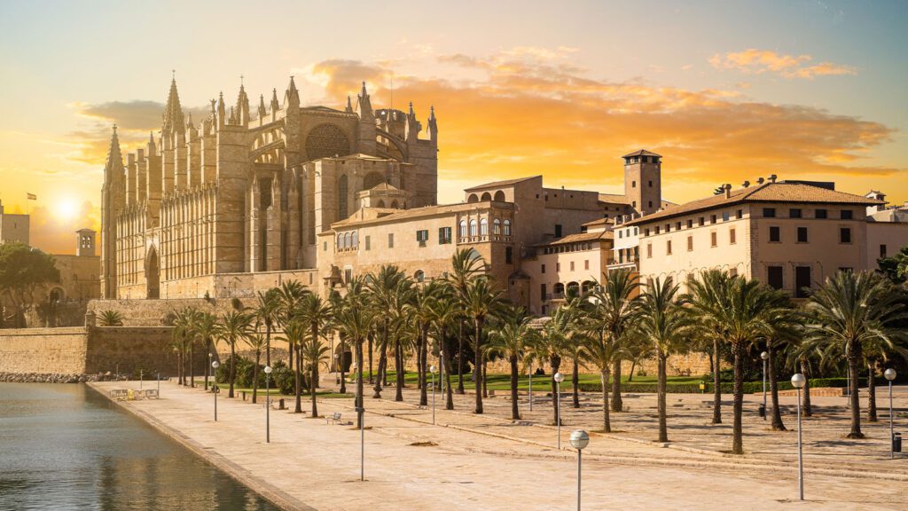 La Catedral de Palma El Simbolo Emblematico de Mallorca