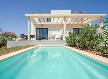 Casa en venta Cala Romántica - moderna casa adosada con terraza y jardín en Manacor